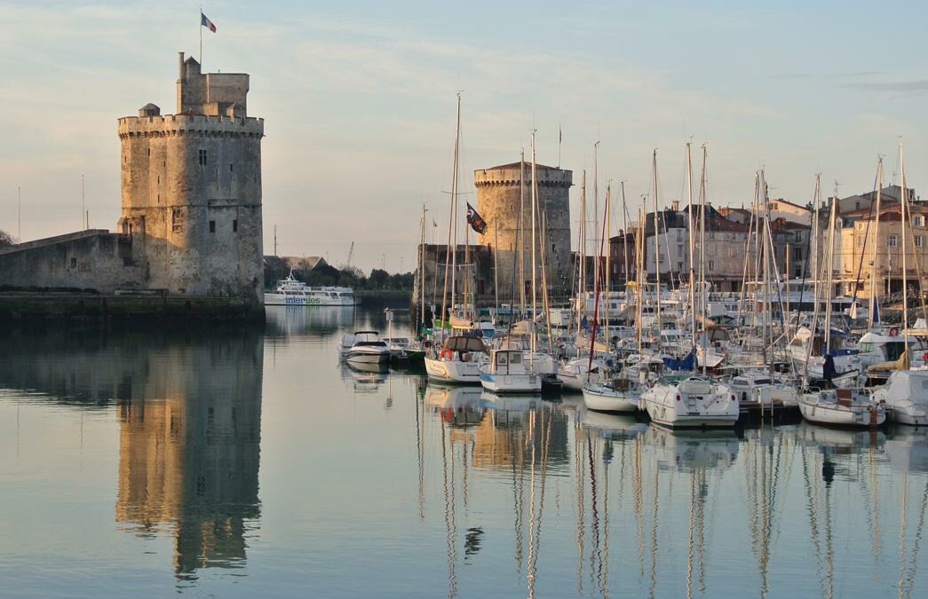 Photo de la ville de la Rochelle, ville où se trouver l'office notarial Serenot
